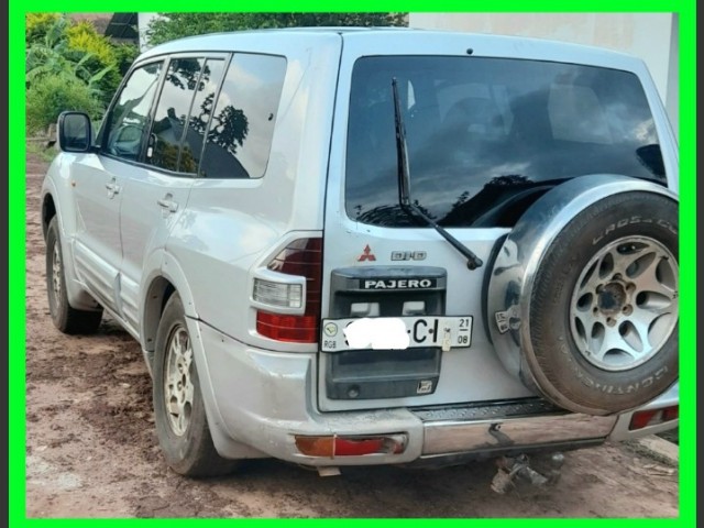 Mitsubishi Pajero, Carros, Bissau