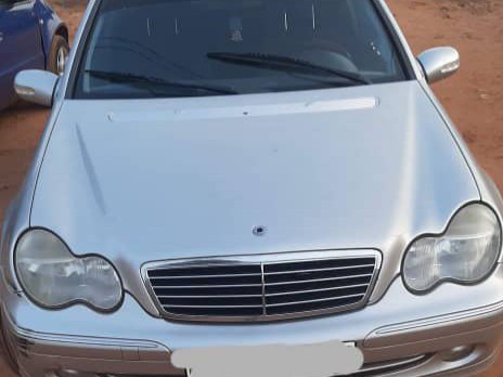 Mercedes-Benz C Class, Carros, Bissau