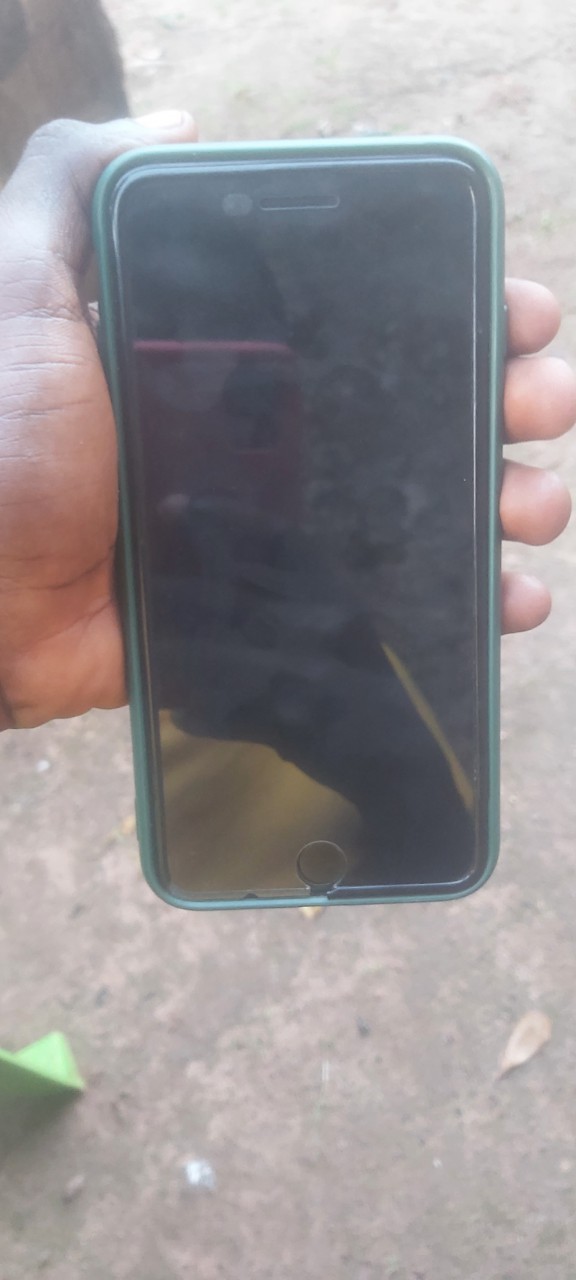Apple iPhone 8 Plus, Telemóveis, Bissau