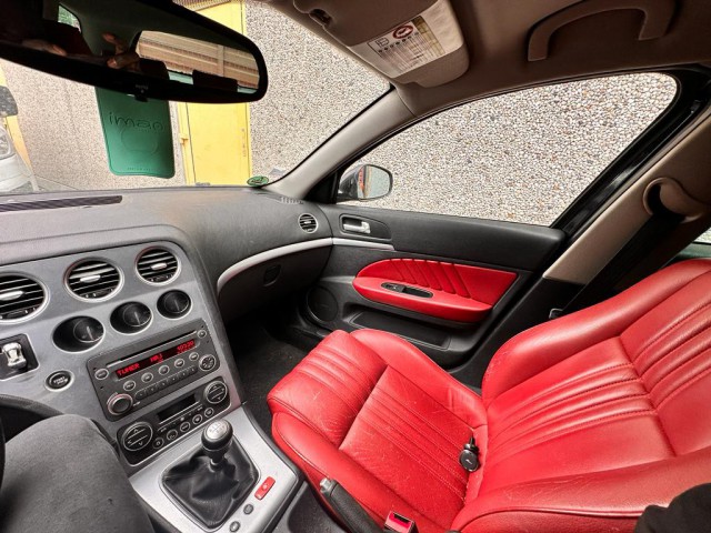 Alfa Romeo 159, Carros, Bissau