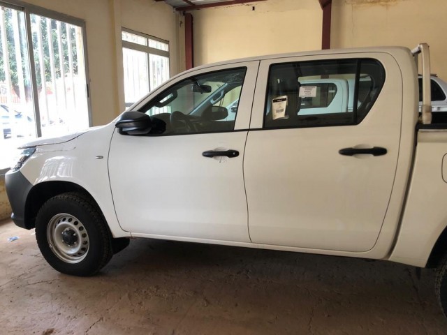 Toyota Hilux, Carros, Bissau