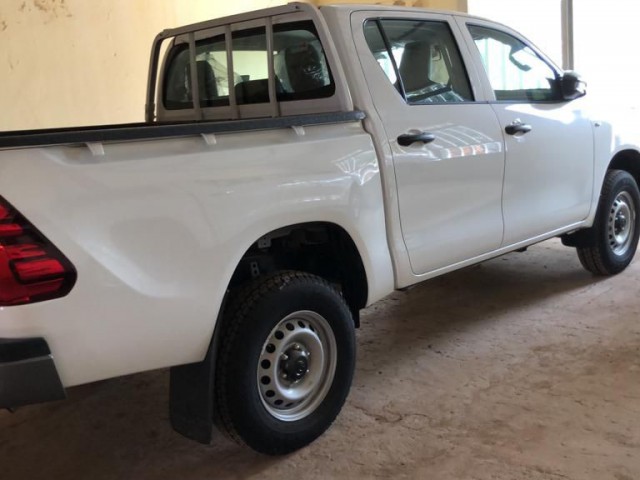Toyota Hilux, Carros, Bissau