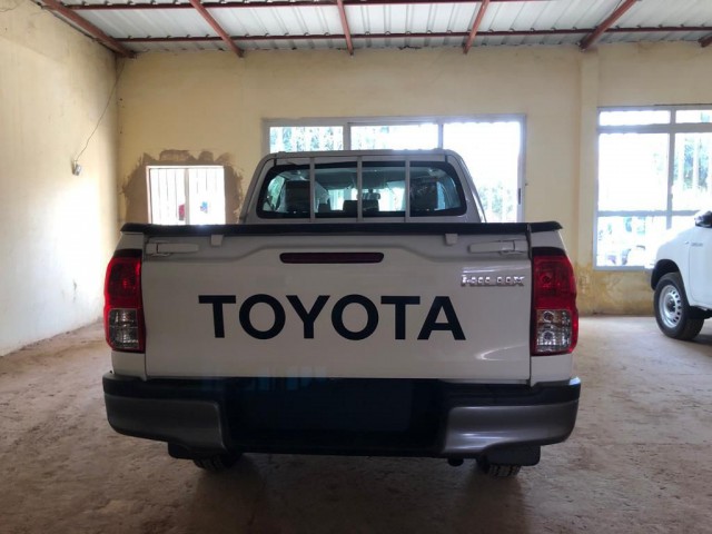 Toyota Hilux, Carros, Bissau