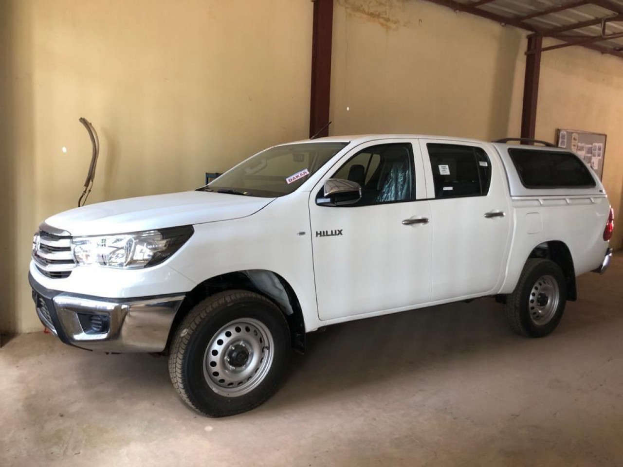 Toyota Hilux, Carros, Bissau