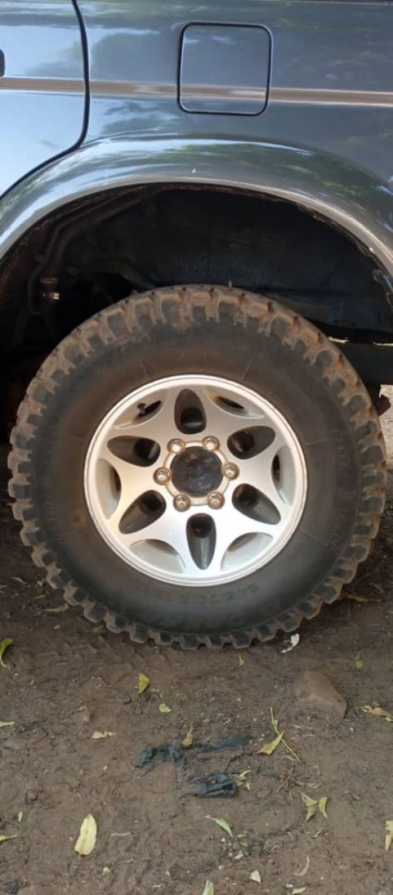 Mitsubishi Pajero, Carros, Bissau