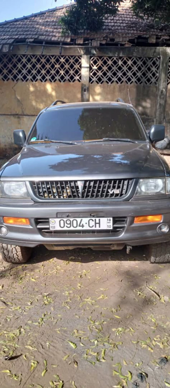 Mitsubishi Pajero, Carros, Bissau