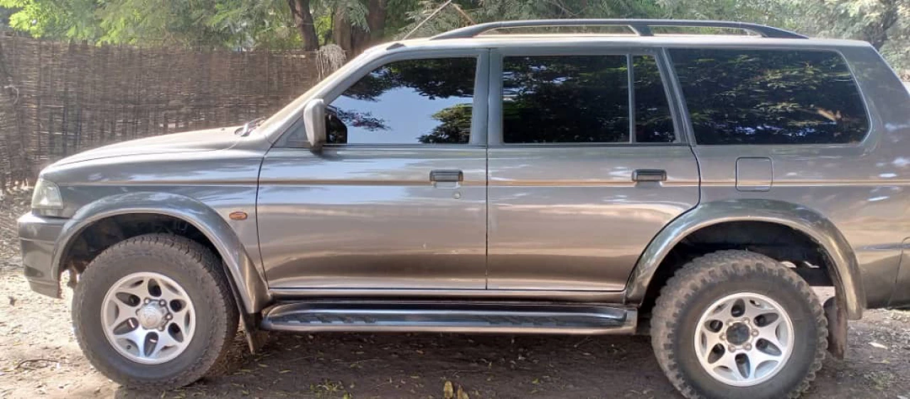 Mitsubishi Pajero, Carros, Bissau