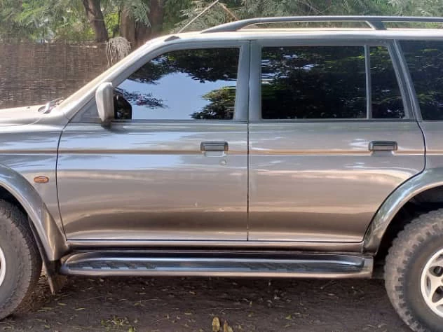 Mitsubishi Pajero, Carros, Bissau