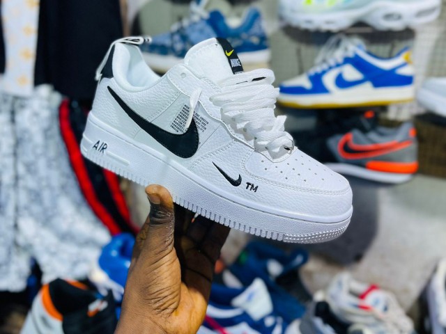 Nike Air Force 1, Calçado, Bissau