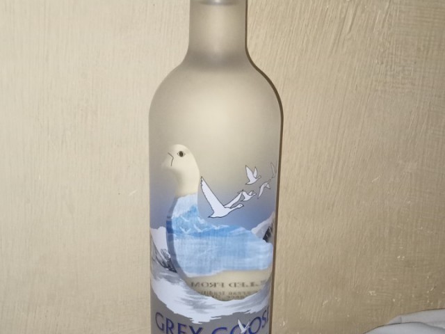 VODKA, Bebidas, Bissau