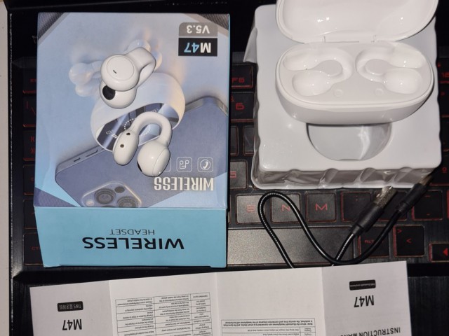 Extra-auriculares, Outro para Negócios, Bissau