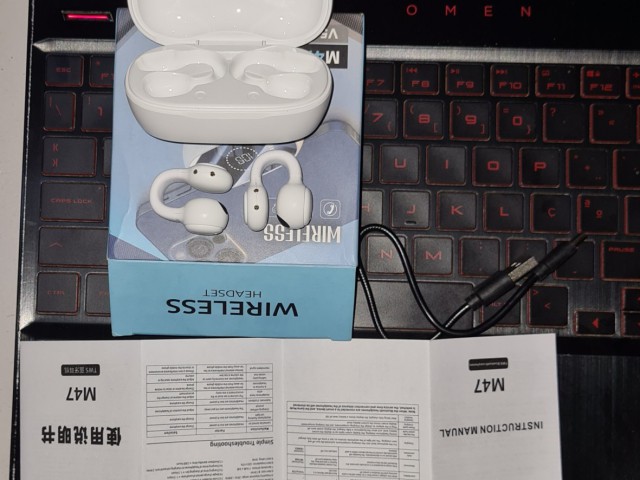 Extra-auriculares, Outro para Negócios, Bissau