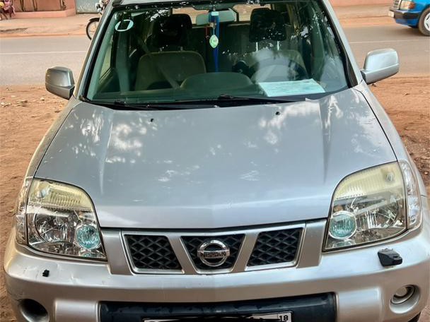 Vende-se, Carros, Bissau