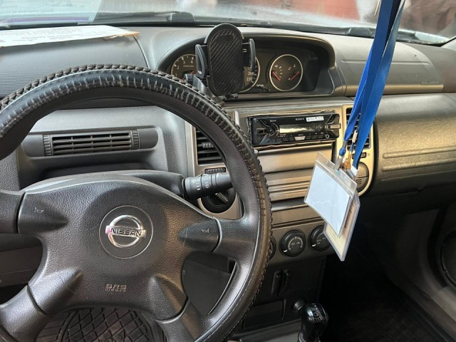 Vende-se, Carros, Bissau