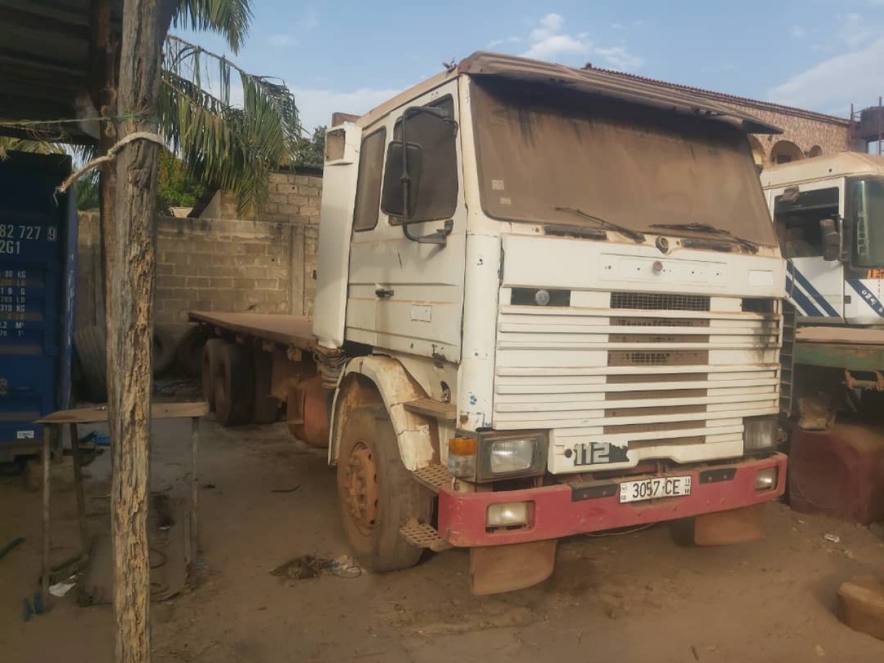 CAMIÃO SCANIA, Camiões - Autocarros, Bissau