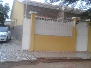 Arrenda-se, Casas, Bissau