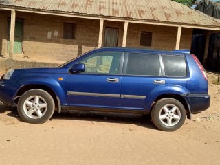 Nissan, Carros, Bissau