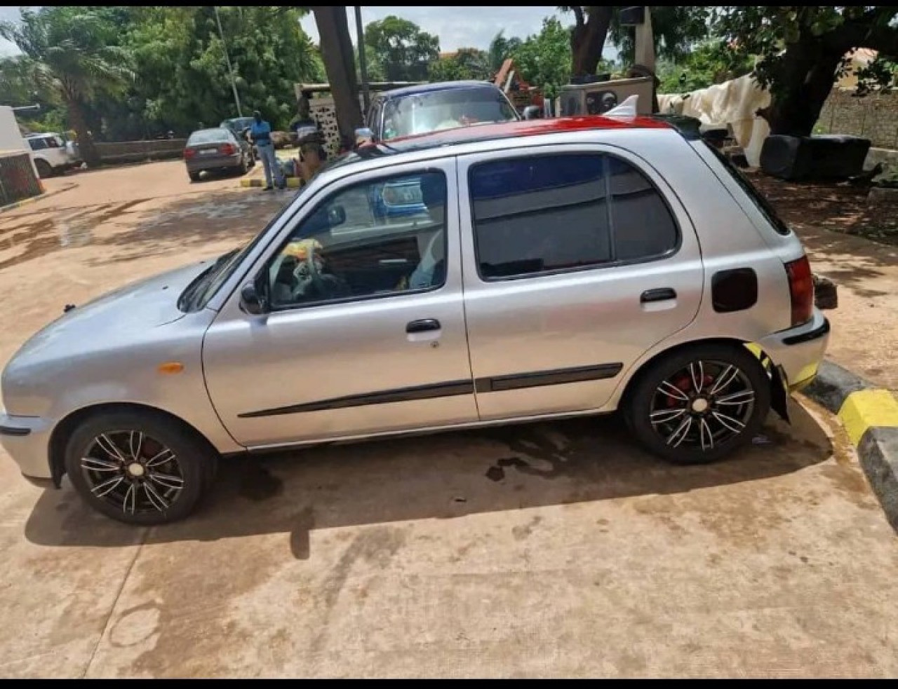 MICRA, Carros, Bissau