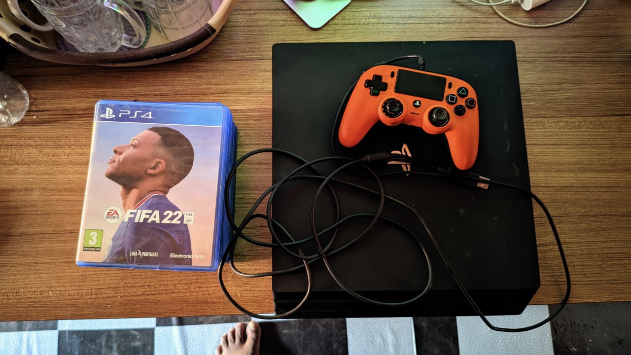 PlayStation 4 pro e vários jogos, Video Games - Consolas, Bissau