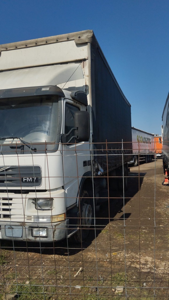 VOLVO, Camiões - Autocarros, Bissau