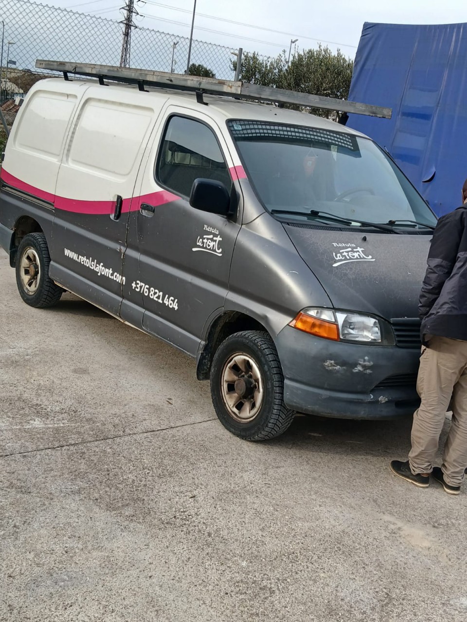 TOYOTA HIACE, Camiões - Autocarros, Bissau