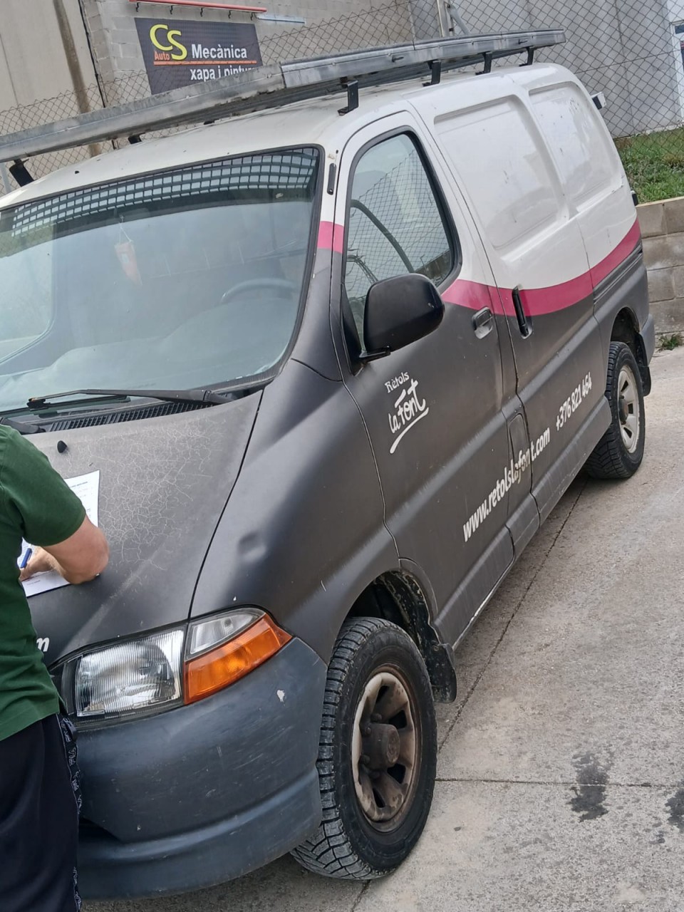 TOYOTA HIACE, Camiões - Autocarros, Bissau