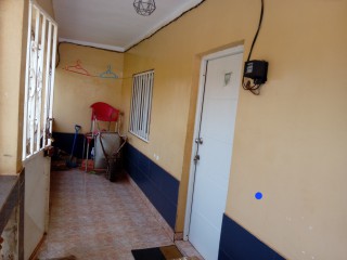 T 3 em Antula, perto  da estrada, Casas, Bissau