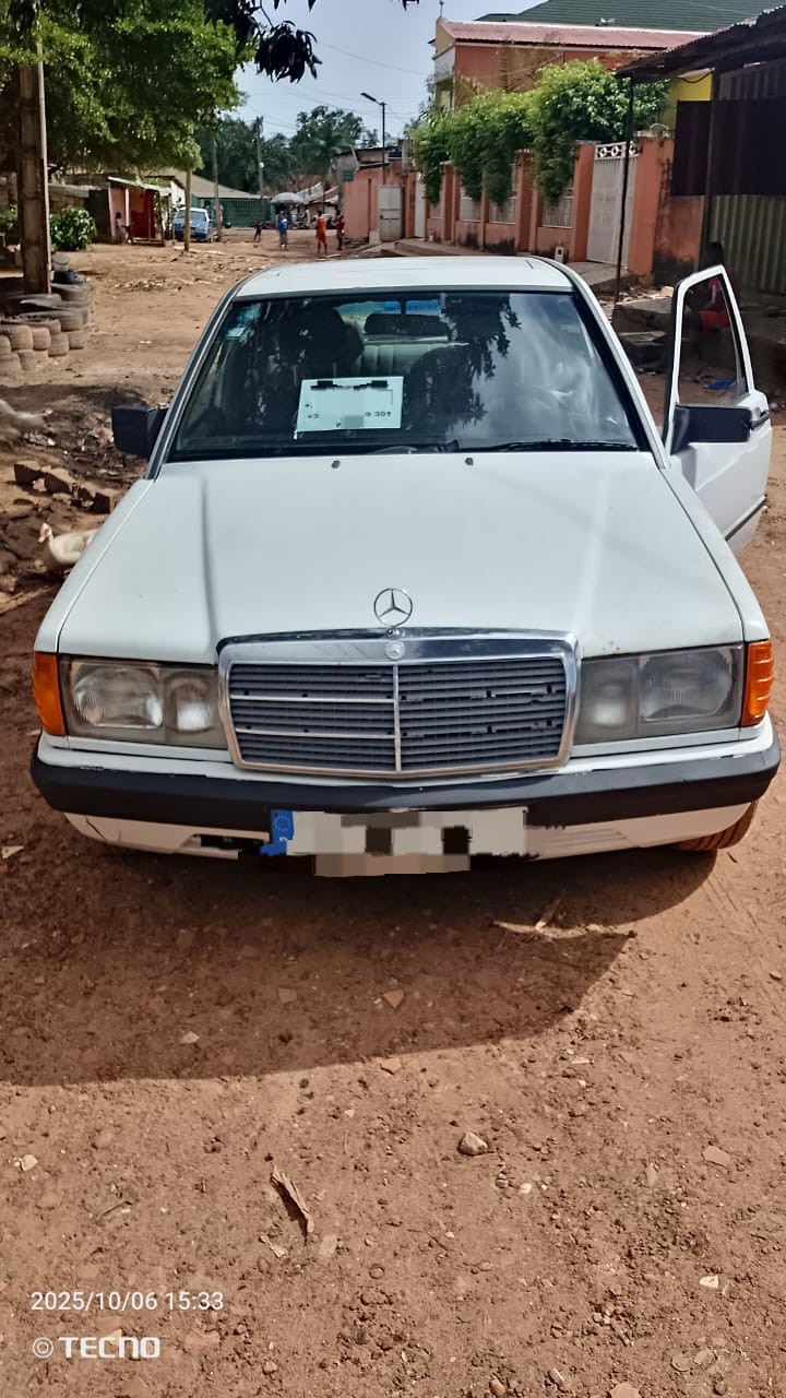 Mercedes-Benz 190 disponível para venda, Carros, Bissau