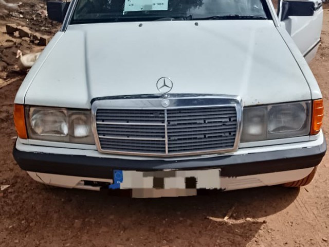 Mercedes-Benz 190 disponível para venda, Carros, Bissau