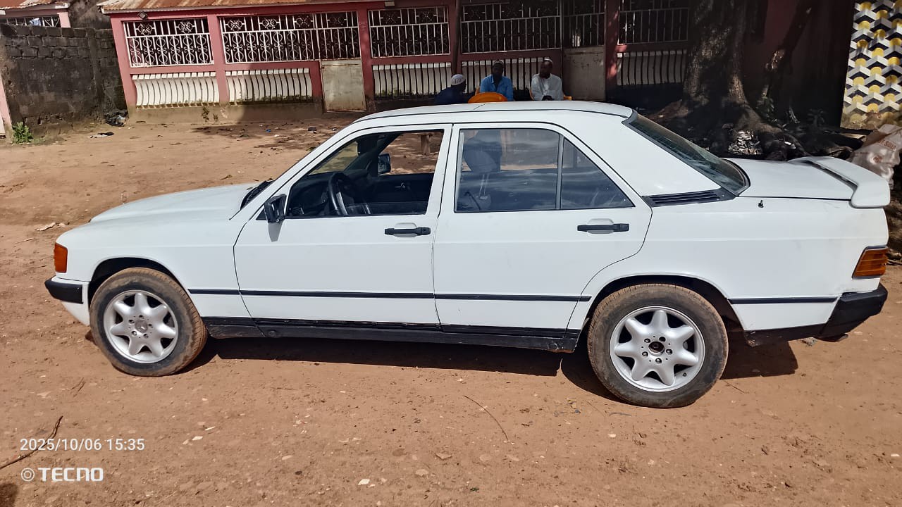 Mercedes-Benz 190 disponível para venda, Carros, Bissau