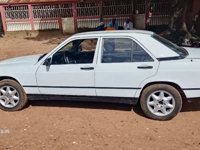 Mercedes-Benz 190 disponível para venda, Carros, Bissau