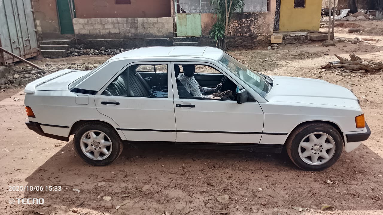 Mercedes-Benz 190 disponível para venda, Carros, Bissau