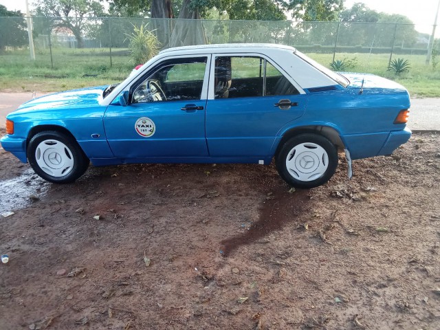 Mercedes-Benz 190 a venda, Carros, Bissau
