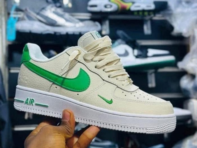 Air force 1, Calçado, Bissau