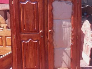 Guarda fato, Outros Móveis, Bissau