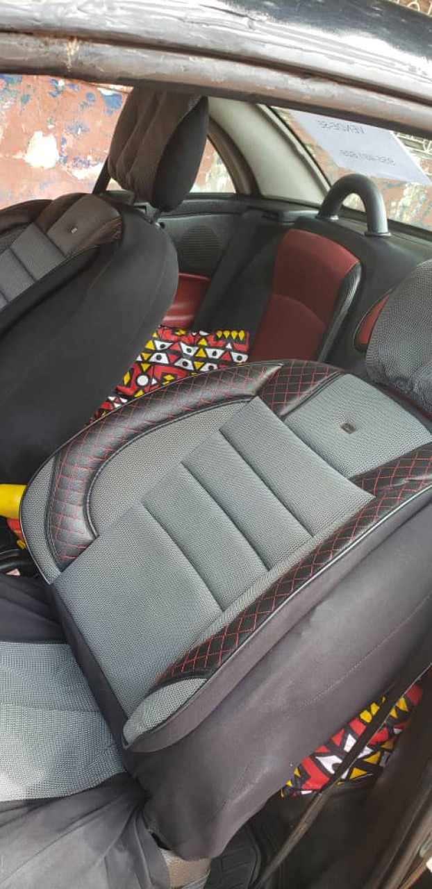 Peugeot 206cc, Carros, Bissau