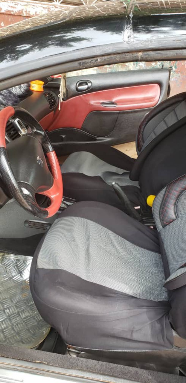 Peugeot 206cc, Carros, Bissau