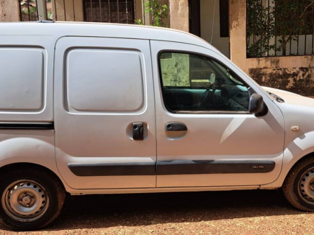 RENAULT  KANGOO BOM ESTADO, Carros, Bissau