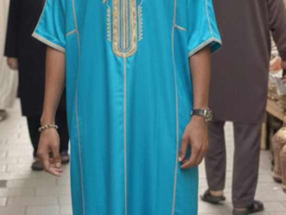 Roupa de homem-mulher-crianças, Roupa, Bissau