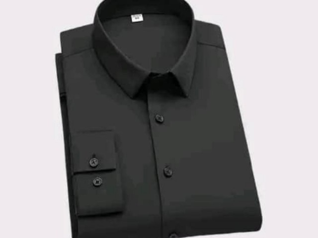 Roupa de homem-mulher-crianças, Roupa, Bissau
