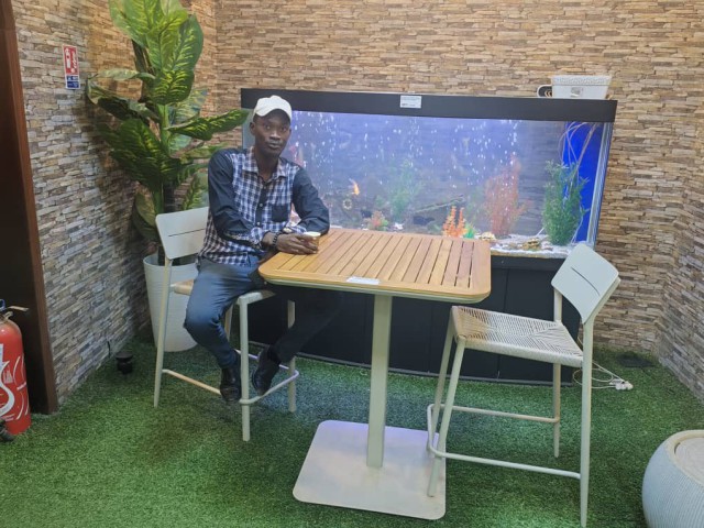 Moveis tipos tipos, Camas - Poltronas, Bissau
