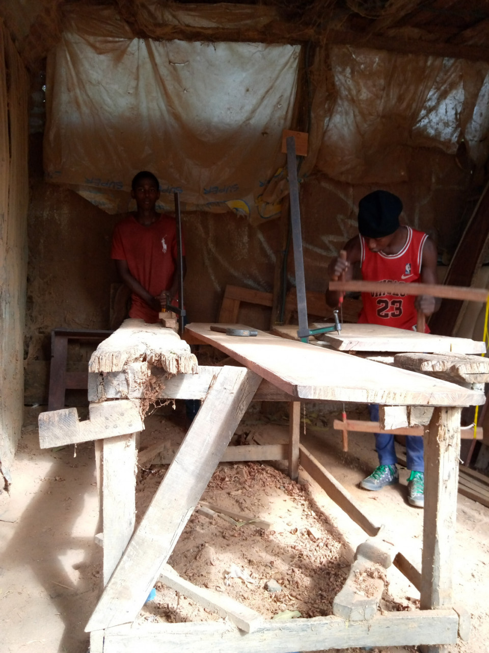 Cama a venda, Produção de Móveis, Bissau