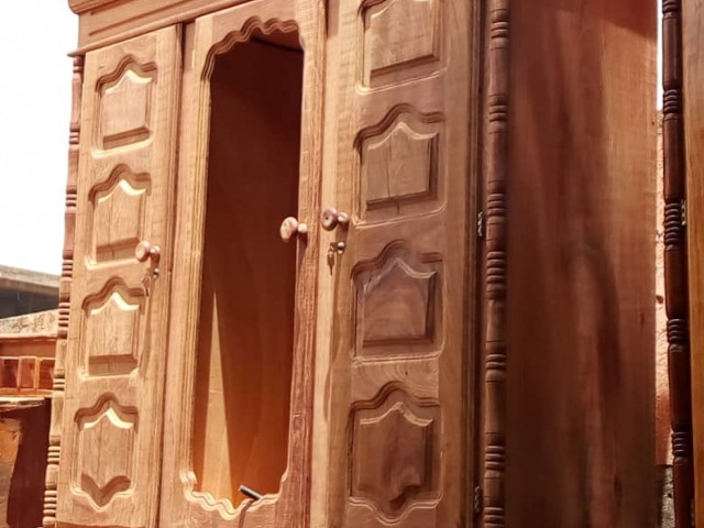 Guarda-fato, Armários - Aparadores, Bissau