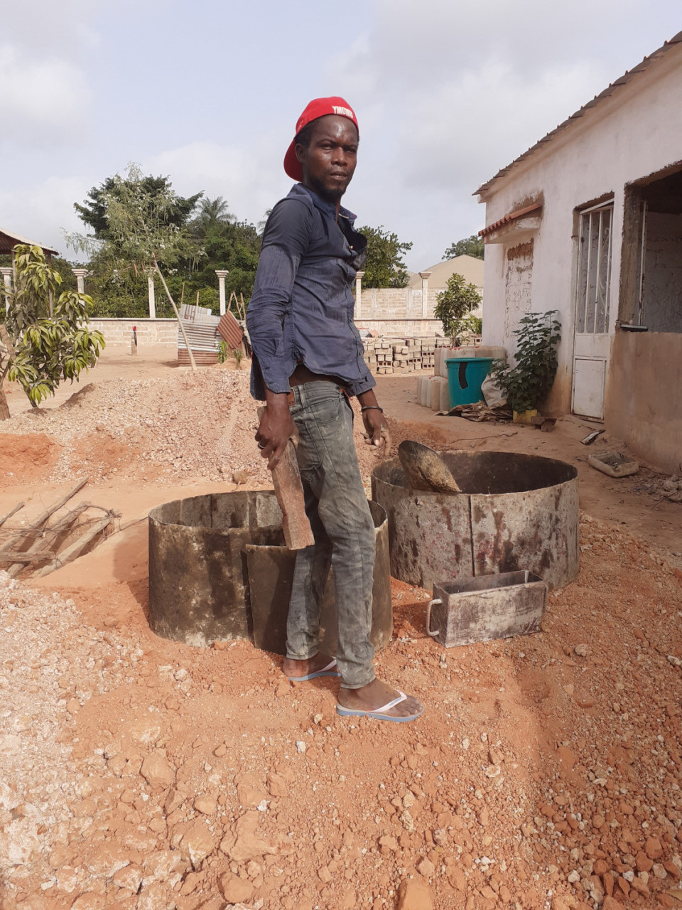 FONTE DE ÁGUA - TRADICIONAL, Serviços de Construção, Bissau