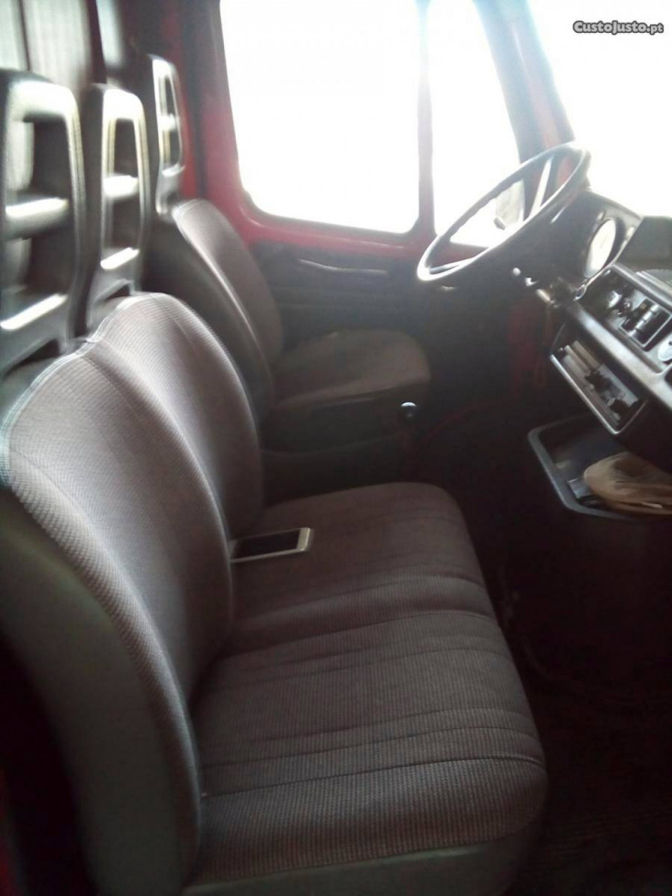 Mercedes-Benz 207D, Carros, Bissau