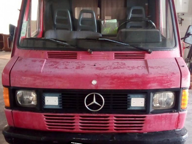 Mercedes-Benz 207D, Carros, Bissau