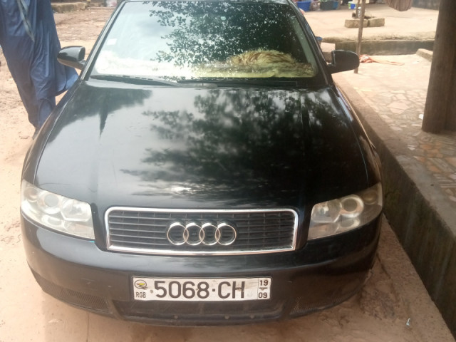 Audi A4, Carros, Bissau