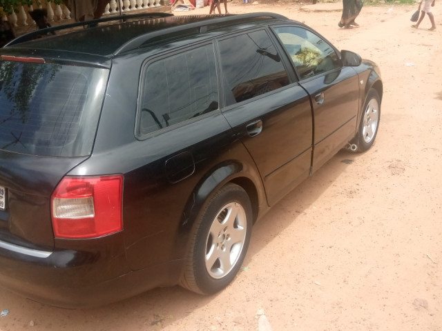 Audi A4, Carros, Bissau