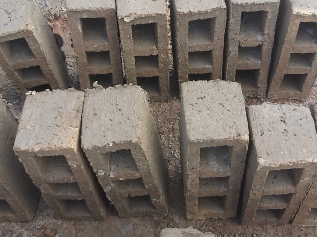 Blocos de concreto extra-resistente, Materiais de Construção, Bissau