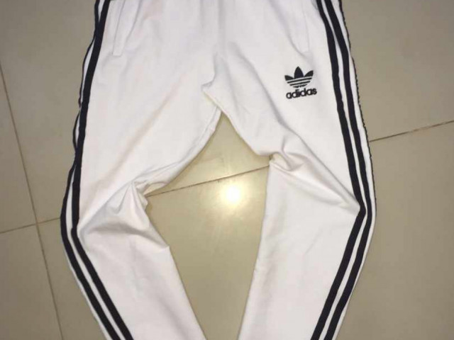 Fatos Adidas originais, Roupa, Bissau